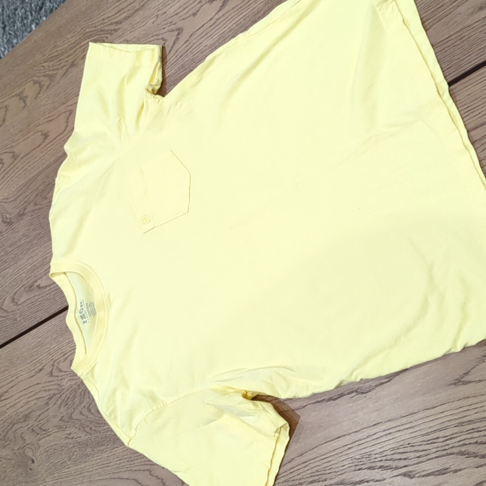 Izod vintage tee light yellow medium